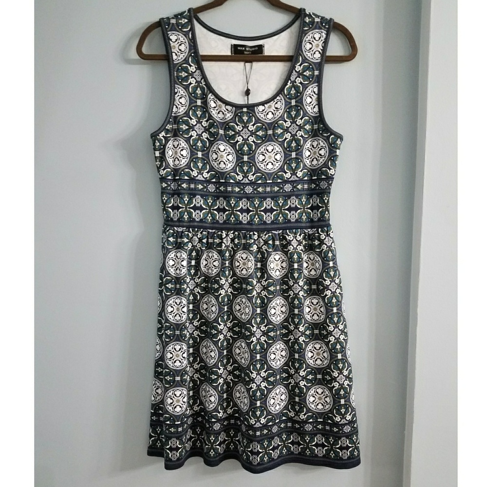 Max studio tile pattern sleeveless dress size M